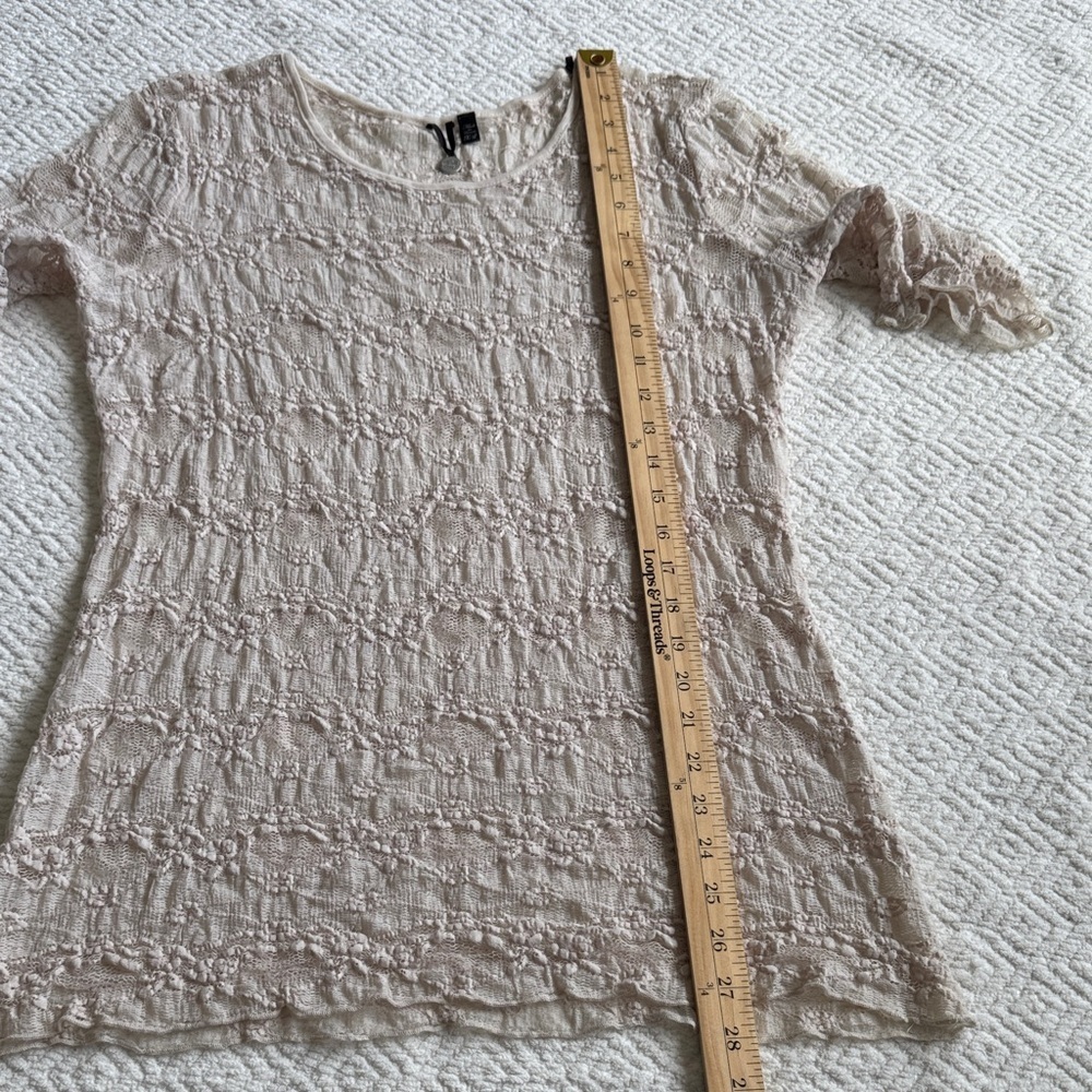 BKE Textured Lace Short Sleeve Top in Beige - Picture 4 of 7